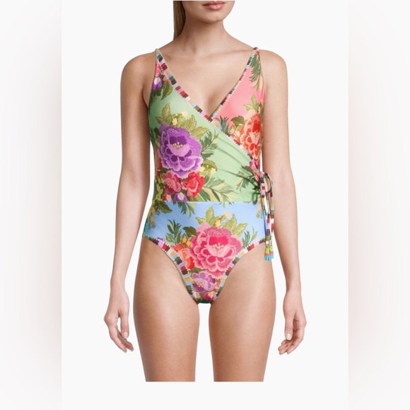 Farm Rio
Flower Scarves One-Piece Swimsuit
Flower Scarves Multi
Small - Picture 5 of 7